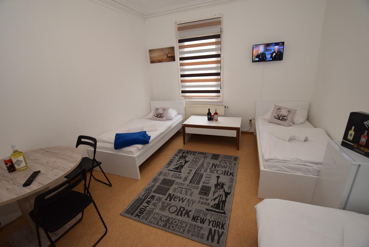 Monteurzimmer Kirchheim-Teck Кирххайм унтер Тек Екстериор снимка