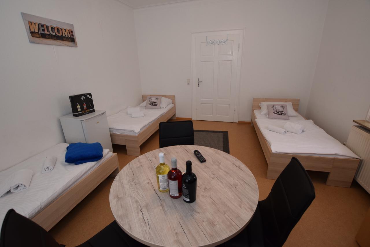 Monteurzimmer Kirchheim-Teck Кирххайм унтер Тек Екстериор снимка