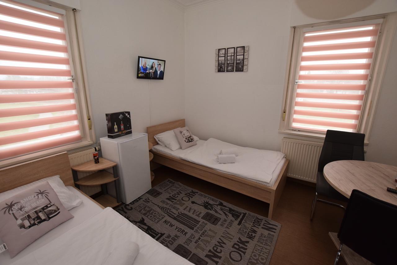 Monteurzimmer Kirchheim-Teck Кирххайм унтер Тек Екстериор снимка