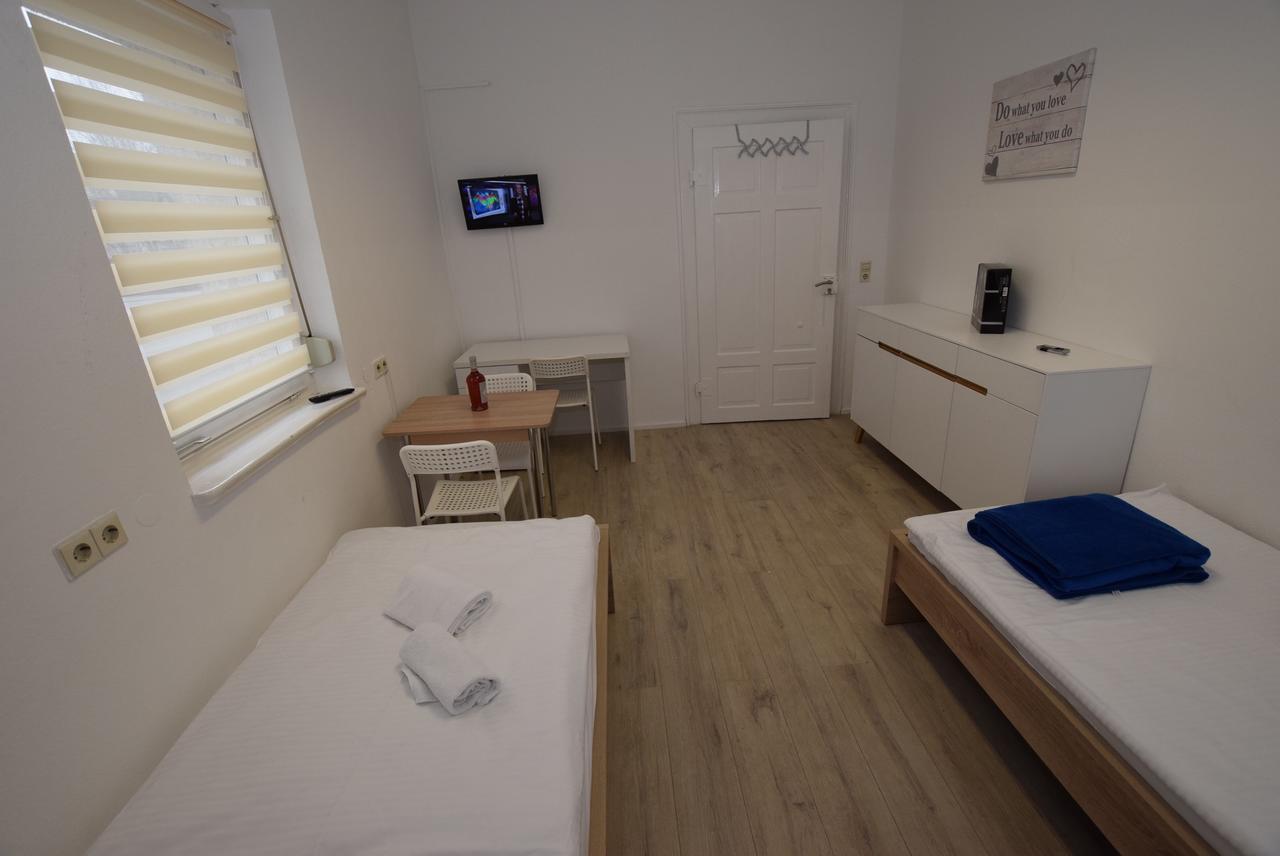 Monteurzimmer Kirchheim-Teck Кирххайм унтер Тек Екстериор снимка