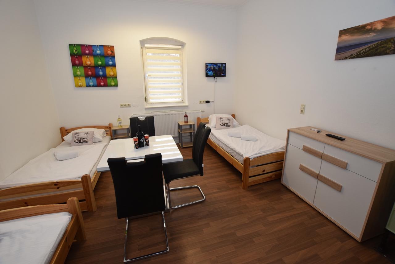 Monteurzimmer Kirchheim-Teck Кирххайм унтер Тек Екстериор снимка