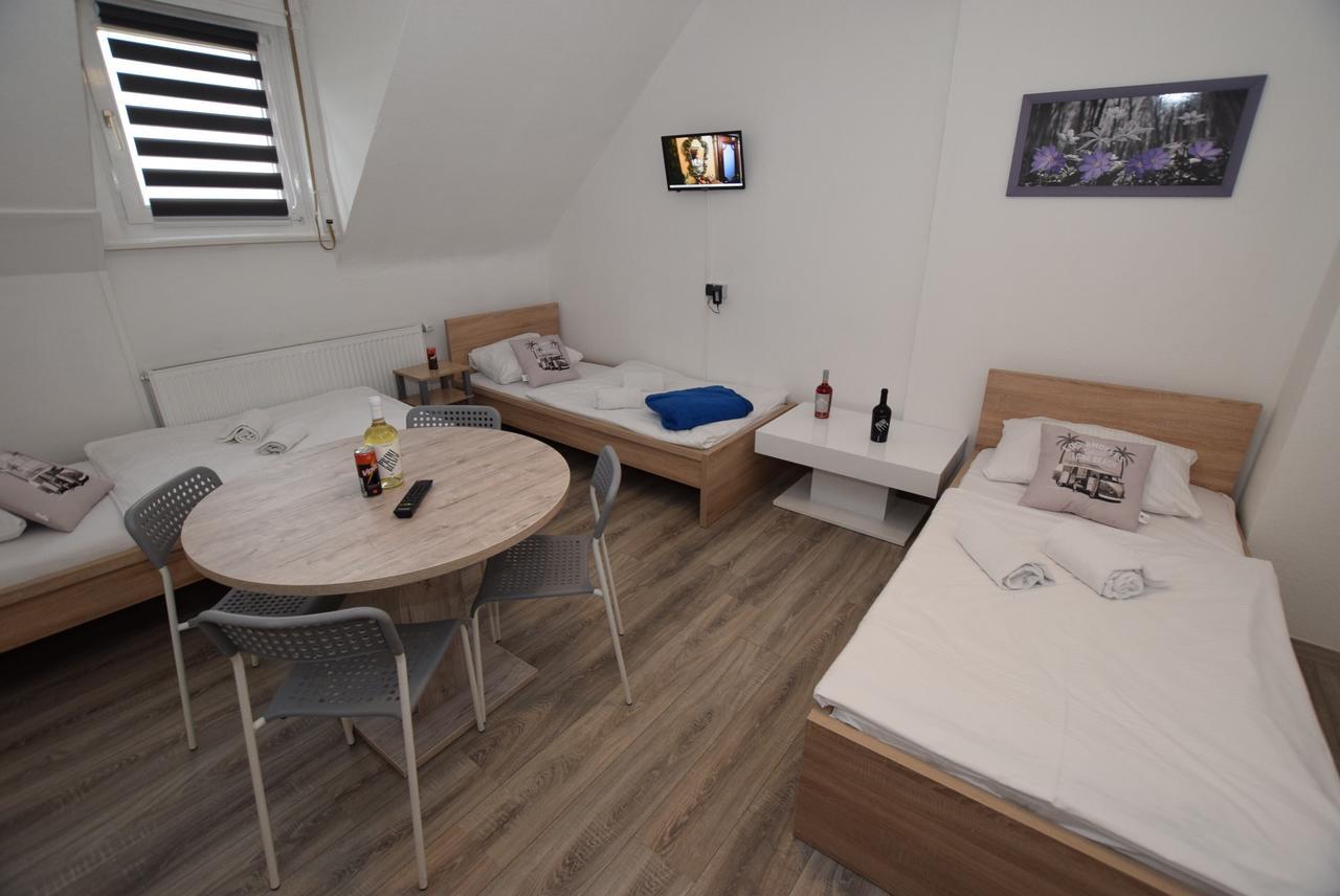 Monteurzimmer Kirchheim-Teck Кирххайм унтер Тек Екстериор снимка