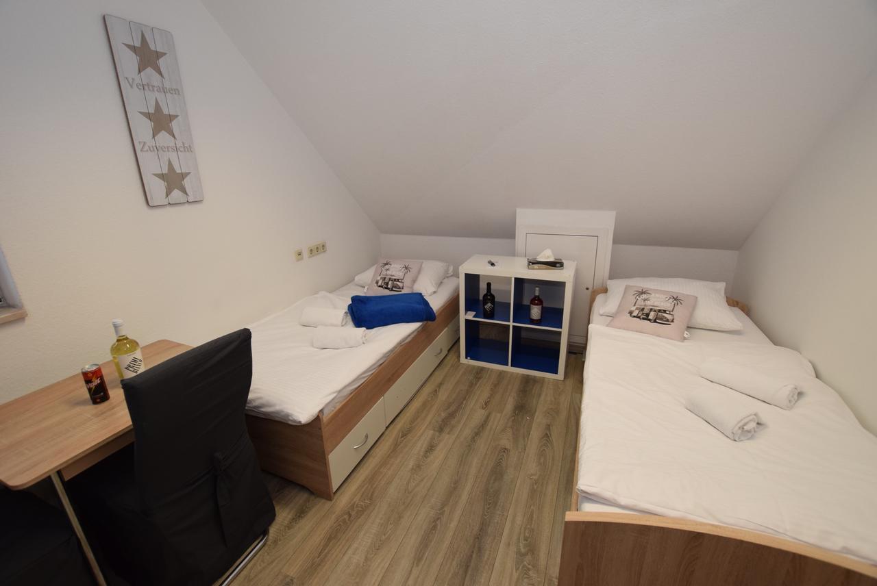 Monteurzimmer Kirchheim-Teck Кирххайм унтер Тек Екстериор снимка